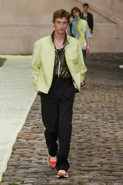 Look 20